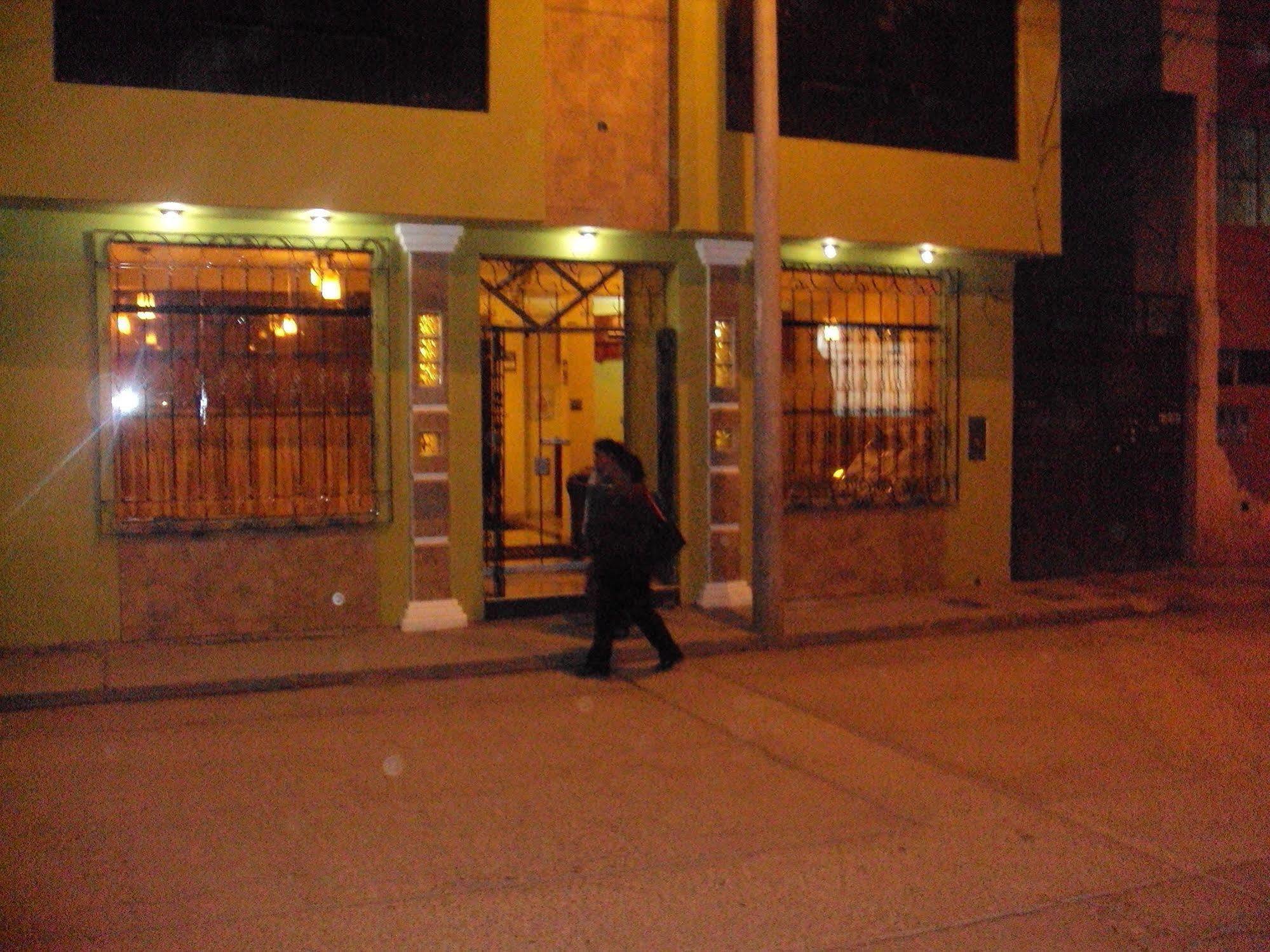 Mosoq Inn Puno Bagian luar foto